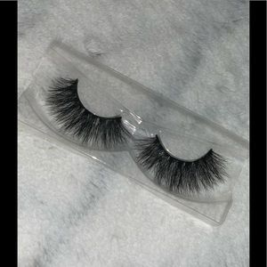 Fluffy mink eyelashes